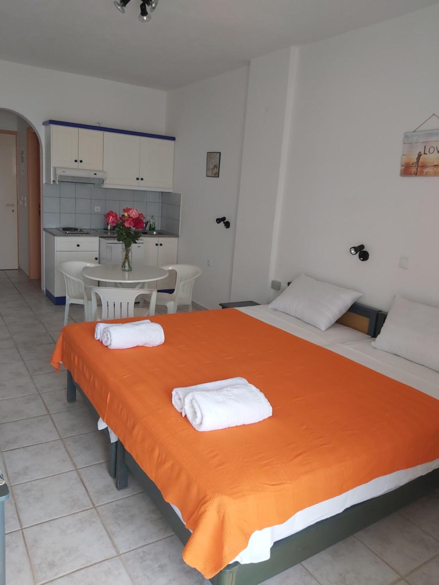 Kalliopi Studios - Apartments Hriszí Aktí Haniá Kültér fotó